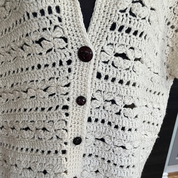 Handmade Oversized Crocheted Wool Cream Vest with Vintage Buttons XL-XXL - Picture 3 of 10